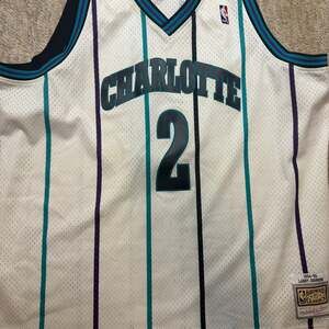 Mitchell & Ness NBA Charlotte Hornets Larry Johnson 1992-93 Hardwood Classics